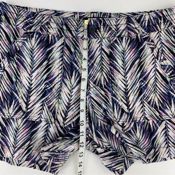 Banana Republic Factory Leaf Patterned Cotton High Rise Shorts, 12 - Picture 13 of 16